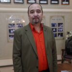 Журналист, жазушы, аудармашы  Сәкен Сыбанбай:  Сµздіњ ќадірін сезіну  дењгейі тµмендеді