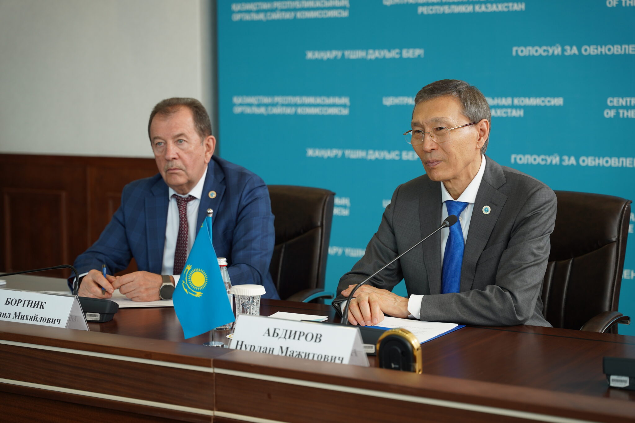 Құрылтай сайлауында шетелдік байқаушылар еліміздегі саяси науқанның барысын бақылайды